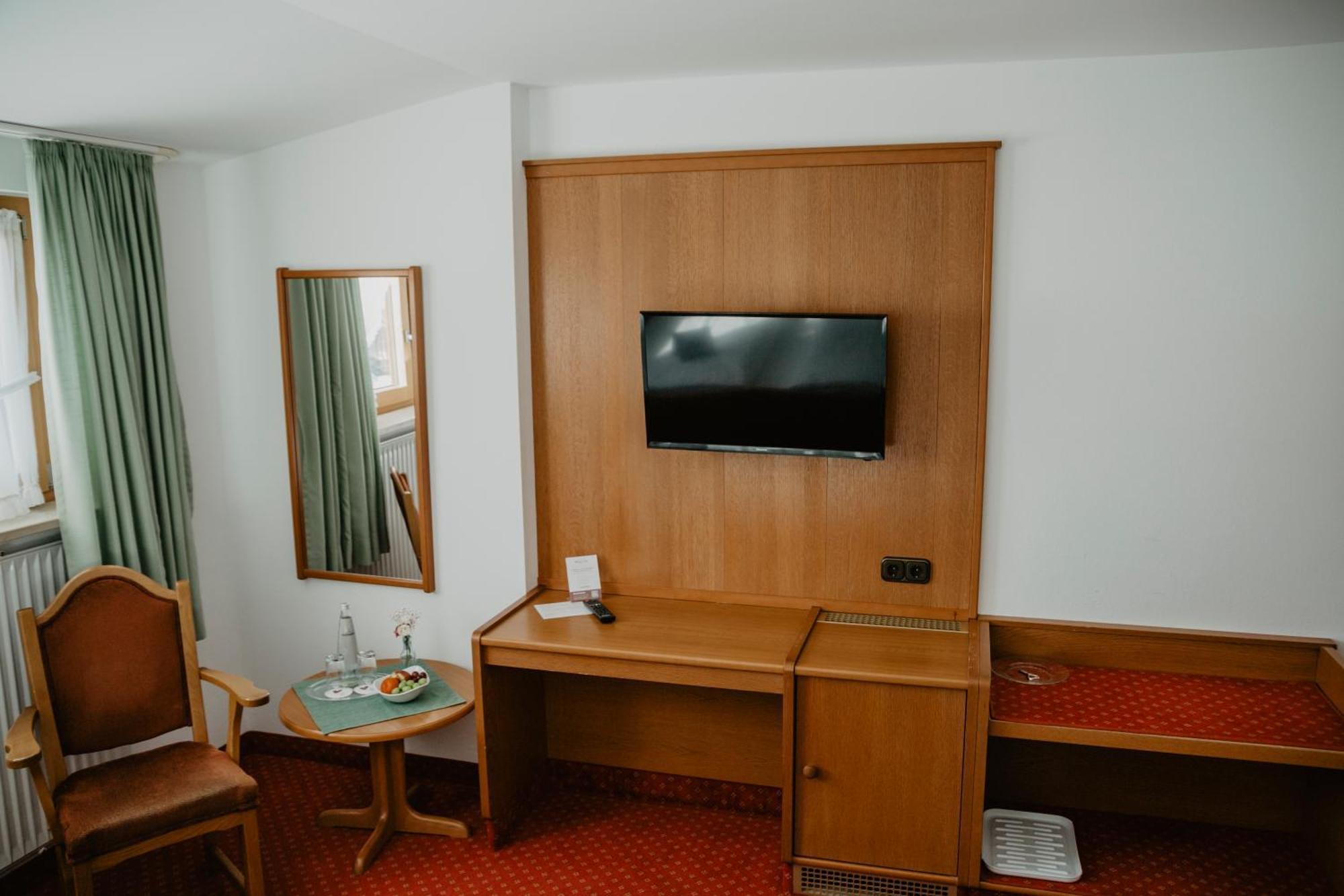 Wessner Hof Landhotel & Restaurant Marquartstein Habitación foto